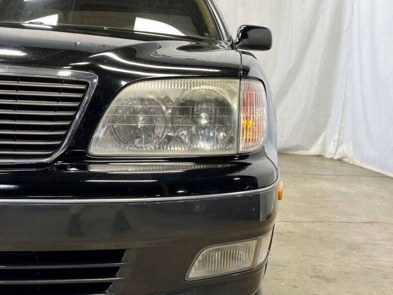 1999 Lexus LS 400