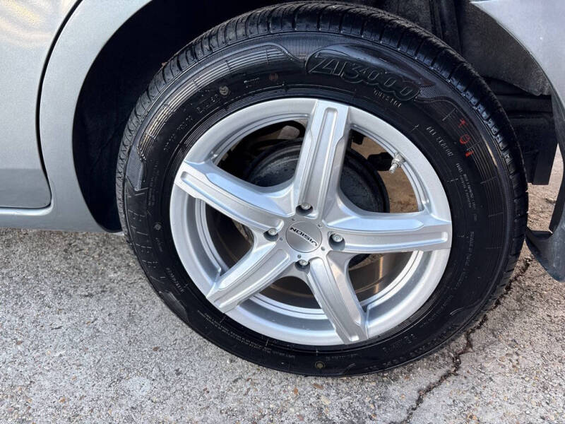 2012 Nissan Versa 1.6 SV