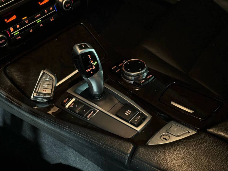 2015 BMW 5 Series 528i