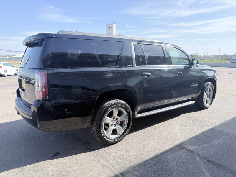 2017 GMC Yukon XL SLE
