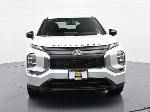 2026 Mitsubishi Outlander LE