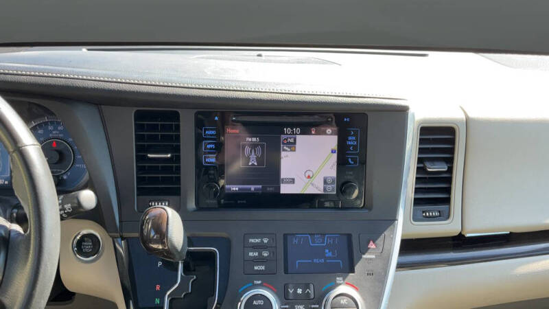 2017 Toyota Sienna