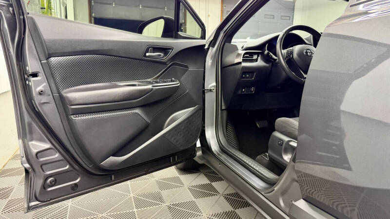 2018 Toyota C-HR XLE Premium