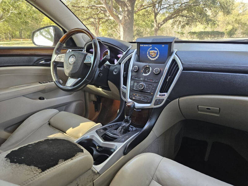 2011 Cadillac SRX Luxury Collection photo 21