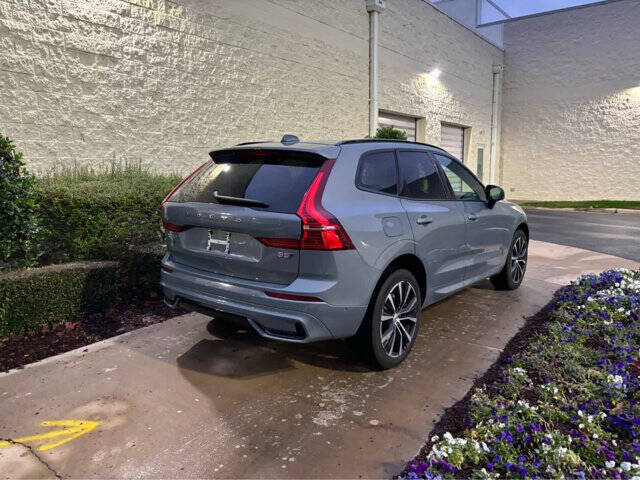 2024 Volvo XC60 B5 Plus Dark Theme