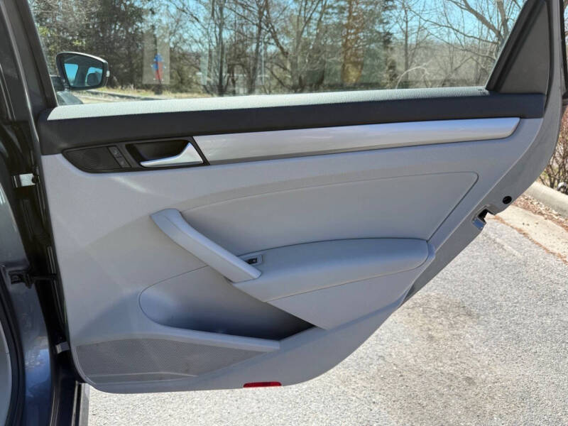 2015 Volkswagen Passat 1.8T Limited Edition