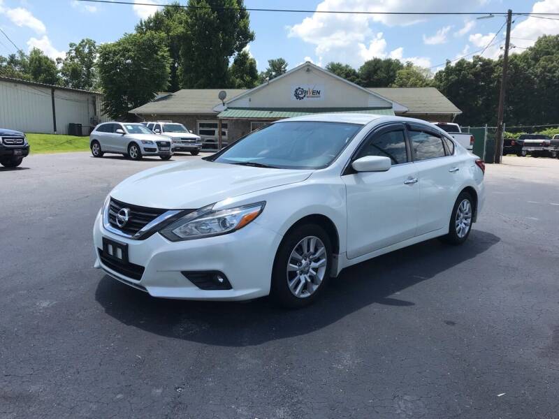 2016 Nissan Altima for sale at Driven Pre-Owned in Lenoir NC
