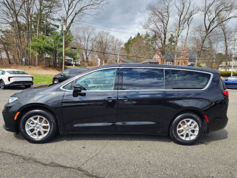 2024 Chrysler Pacifica Touring L