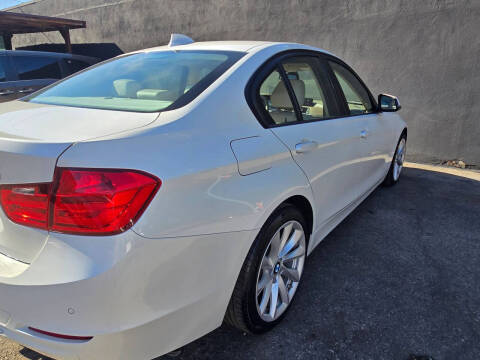 2012 BMW 3 Series 328i