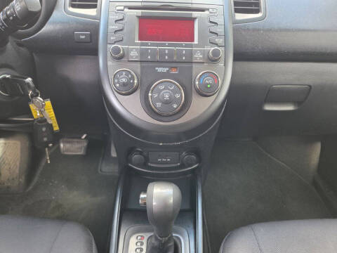 2011 Kia Soul +