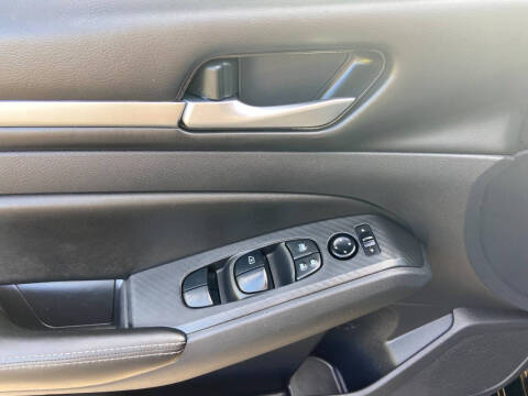 2022 Nissan Altima 2.5 SV