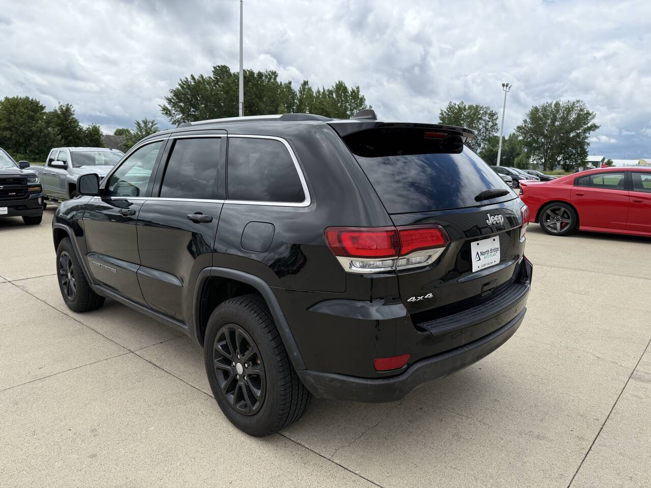 2021 Jeep Grand Cherokee Laredo X photo 4