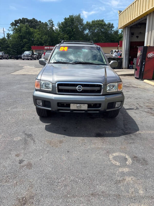 2004 Nissan Pathfinder LE Platinum