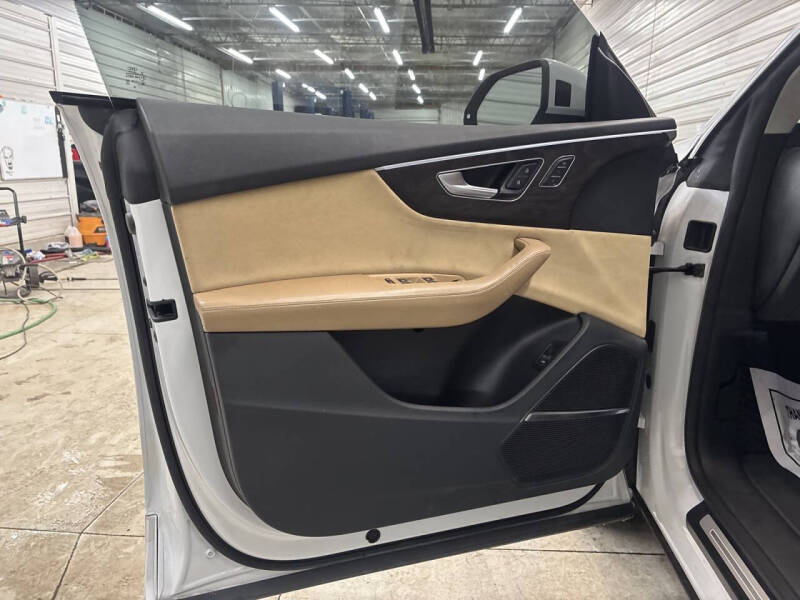 2019 Audi Q8 quattro Prestige 55 TFSI