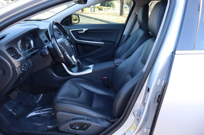 2015 Volvo V60 T5 Platinum