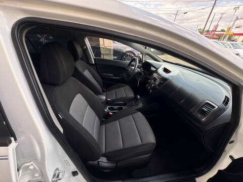2016 Kia Forte5 LX