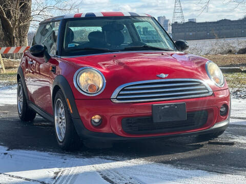 2011 MINI Cooper for sale at OVERDRIVE AUTO SALES, LLC. in Clarksville IN