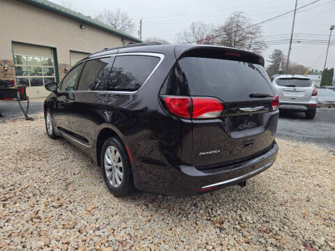 2017 Chrysler Pacifica Touring Plus