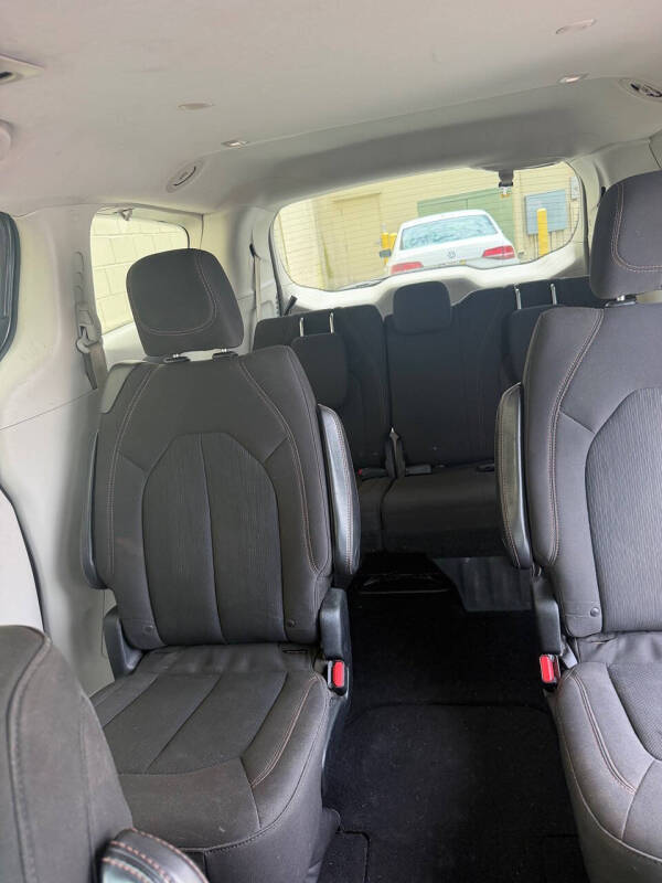 2017 Chrysler Pacifica Touring
