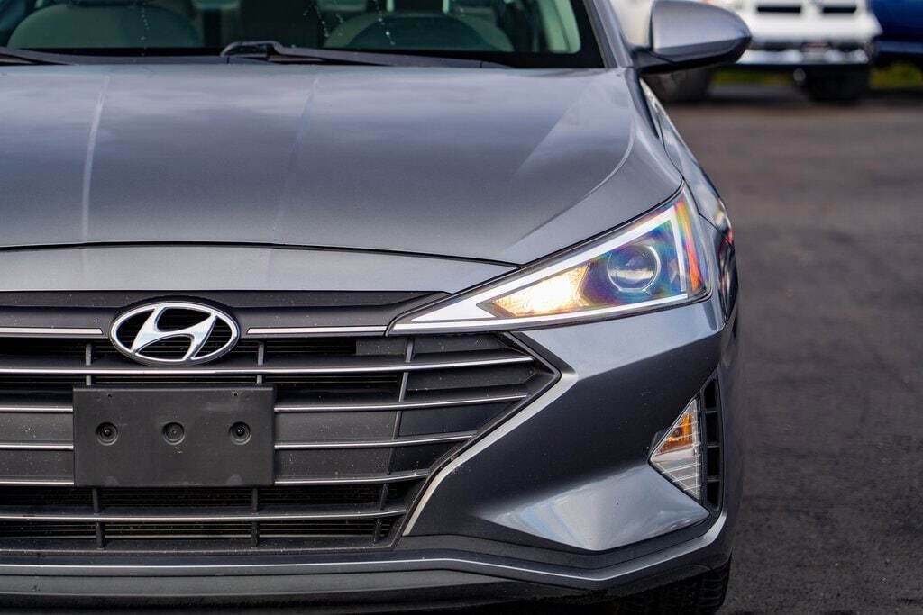 2019 Hyundai ELANTRA for sale at Auto Destination in Puyallup, WA