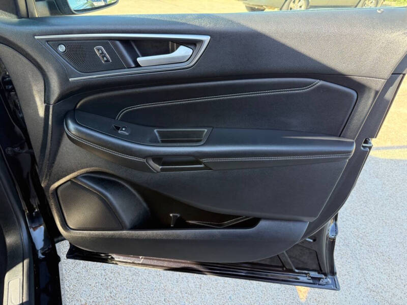 2021 Ford Edge Titanium