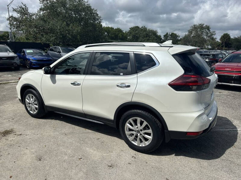 2020 Nissan Rogue SV