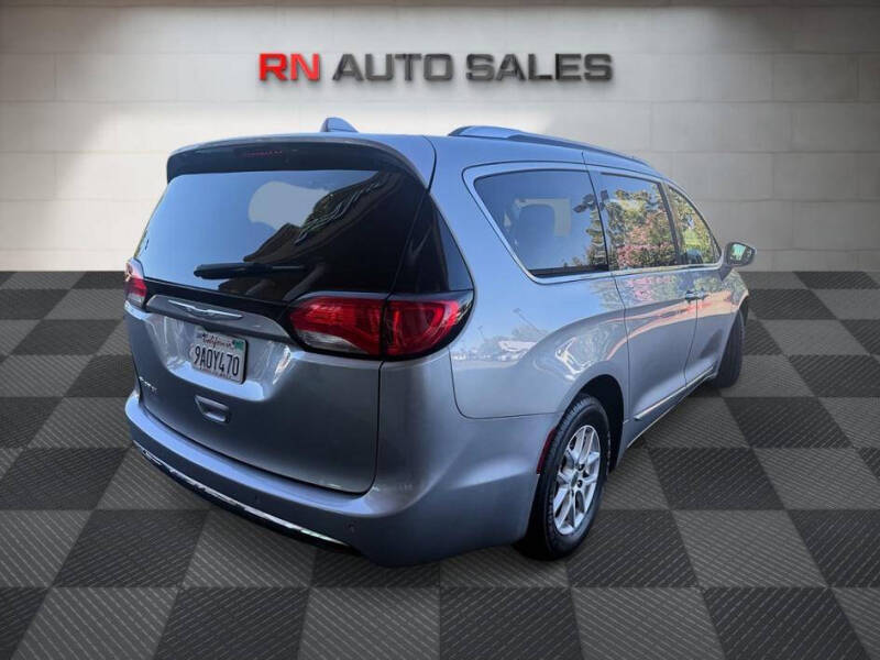 2020 Chrysler Pacifica Touring L