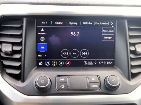 2023 GMC Acadia SLT