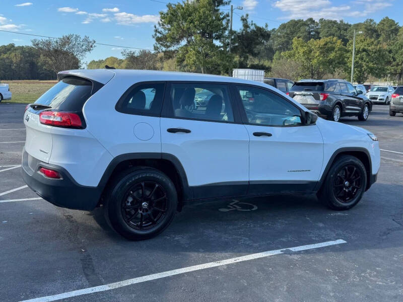 2017 Jeep Cherokee Sport