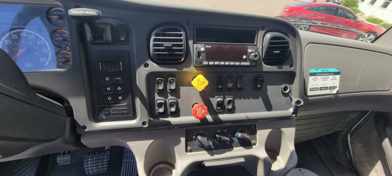 2024 Freightliner M2 106