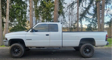 2001 Dodge Ram 2500 for sale at CLEAR CHOICE AUTOMOTIVE in Milwaukie OR