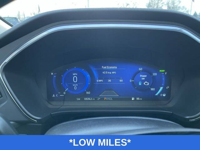 2022 Ford Escape Hybrid Titanium