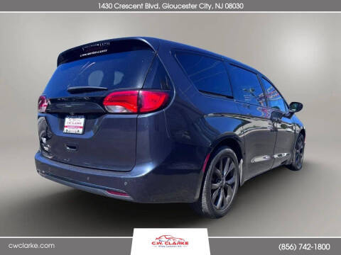 2020 Chrysler Pacifica Touring