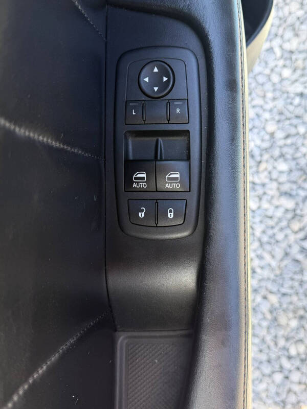 2016 Dodge Challenger R/T Plus Shaker