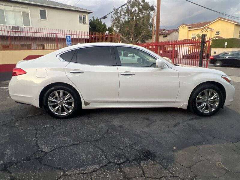 2011 Infiniti M37
