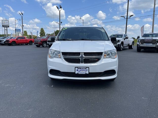 Used 2018 Dodge Grand Caravan SE with VIN 2C4RDGBG9JR137718 for sale in Princeton, IL