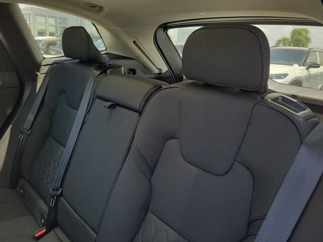 2026 Volvo XC60 B5 Core