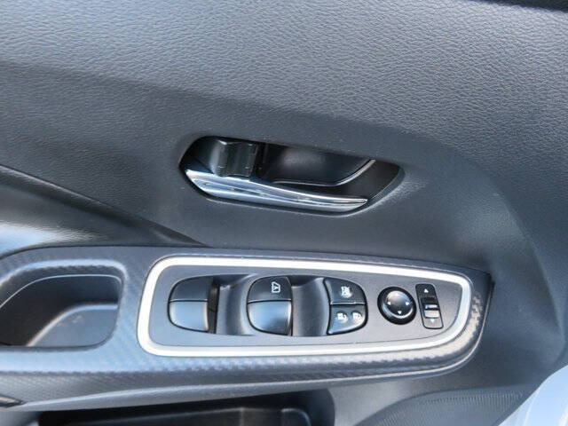 2024 Nissan Versa SR