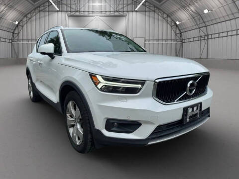 2021 Volvo XC40 T5 Momentum