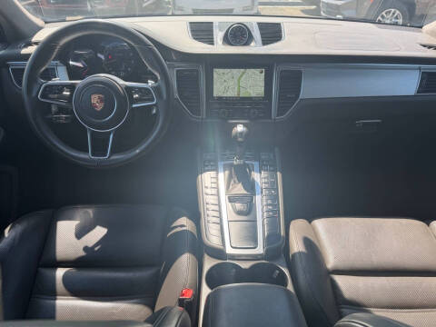 2016 Porsche Macan Turbo