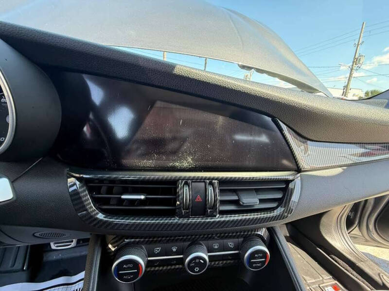 2017 Alfa Romeo Giulia Ti