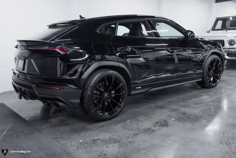 2023 Lamborghini Urus S