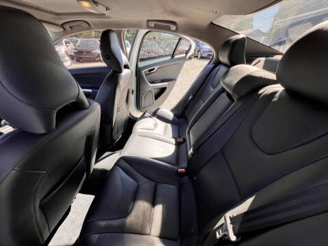 2015 Volvo S60 T5 Drive-E Premier Plus