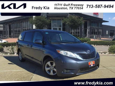 2017 Toyota Sienna for sale at FREDYS CARS FOR LESS in Houston TX
