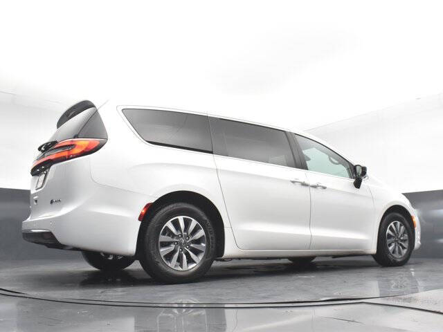 2024 Chrysler Pacifica Plug-In Hybrid