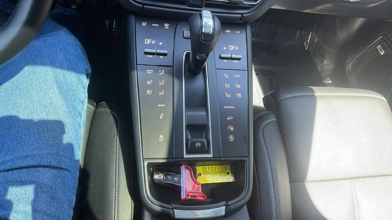2024 Porsche Macan S