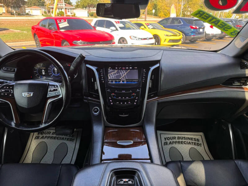 2018 Cadillac Escalade ESV Luxury