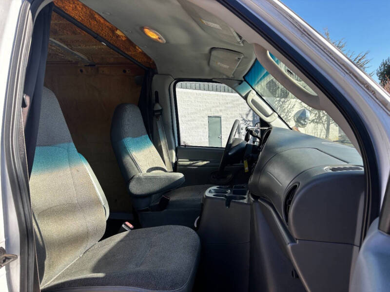 2004 Ford E-Series E-350 SD