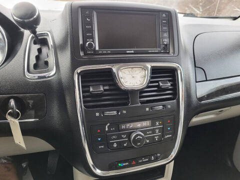 2011 Chrysler Town and Country Touring