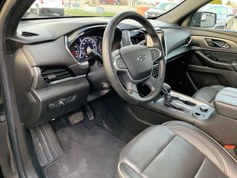 2023 Chevrolet Traverse Premier